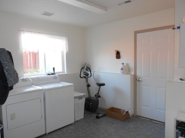 1105 N Wilcox St - Photo 8