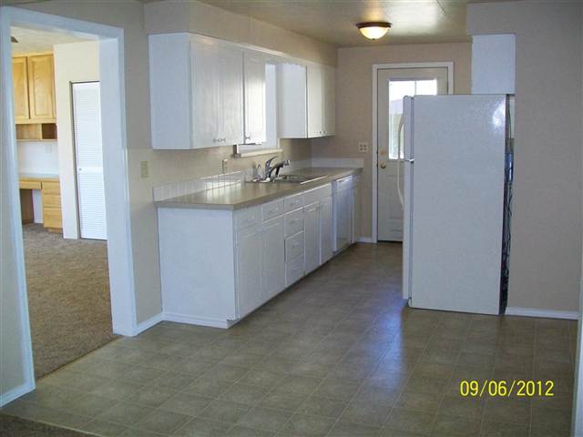 5809 N Hemlock - Photo 3