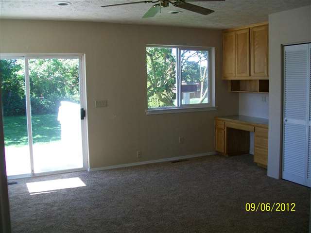 5809 N Hemlock - Photo 4