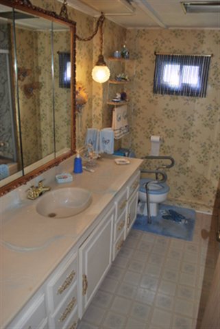 6408 E 7TH Ave - Photo 4
