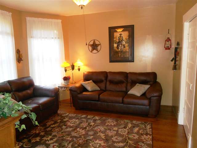 406 E 9th Ave - Photo 4