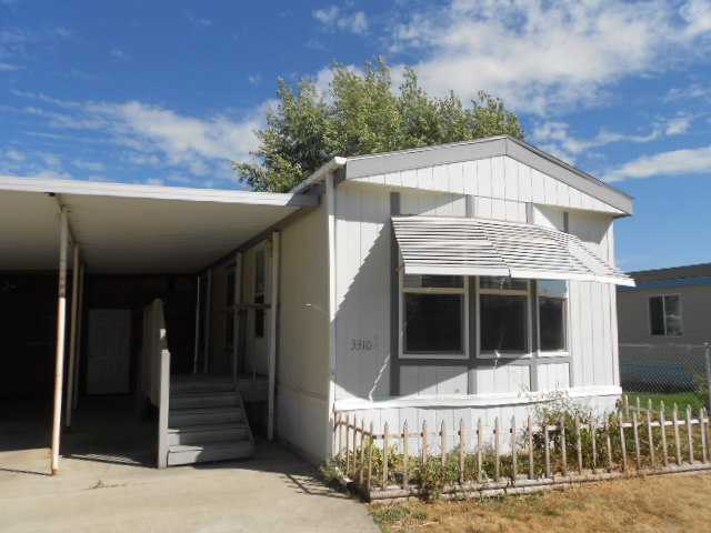 3310 N Mckee St - Photo 1