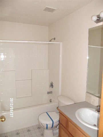 1606 N Drummond St - Photo 9