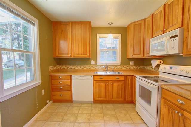 3234 W North Loop Ave - Photo 4