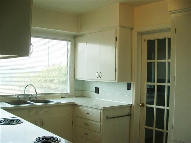 1210 S Elm St - Photo 3