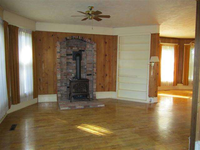 1009 Oakland St - Photo 5