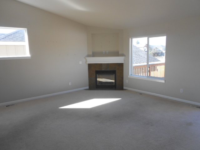 1859 N Holl Blvd - Photo 3
