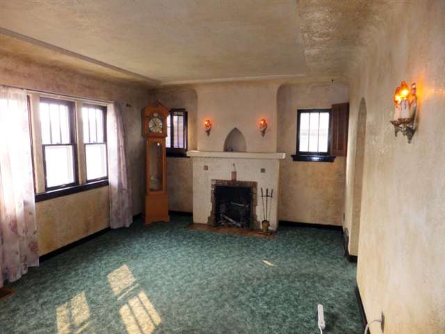417 E Glass Ave - Photo 2