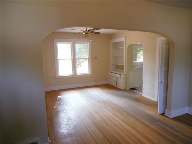 704 S Freya St - Photo 4