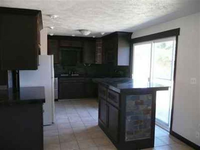 1607 E 58th Ave - Photo 3