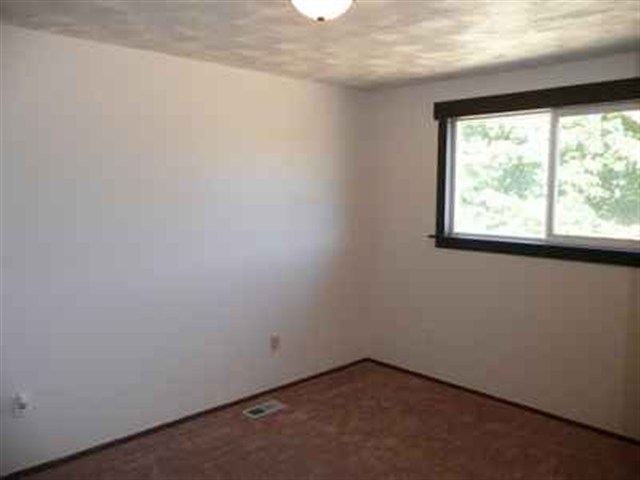 1607 E 58th Ave - Photo 6