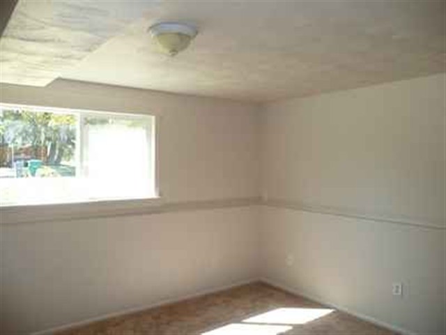 1607 E 58th Ave - Photo 8