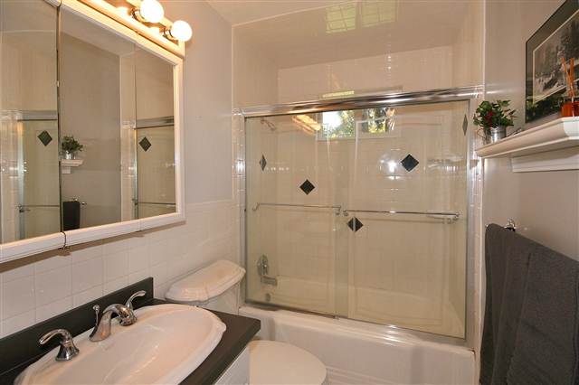 1125 E 33rd Ave - Photo 8