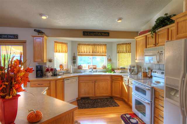 12808 E 35th Ave - Photo 4