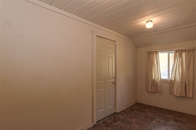 736 E 3rd Ave - Photo 4