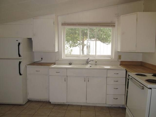 803 E 35th - Photo 8
