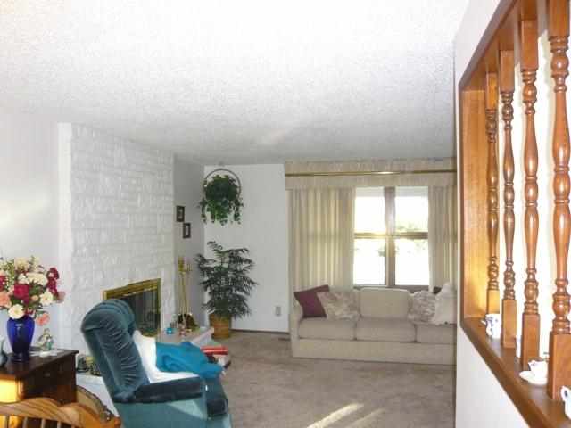 125 W Florence - Photo 2