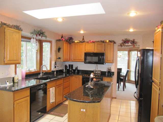 8302 N Forest Ct - Photo 4