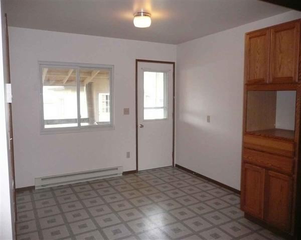 627 Villard St - Photo 5