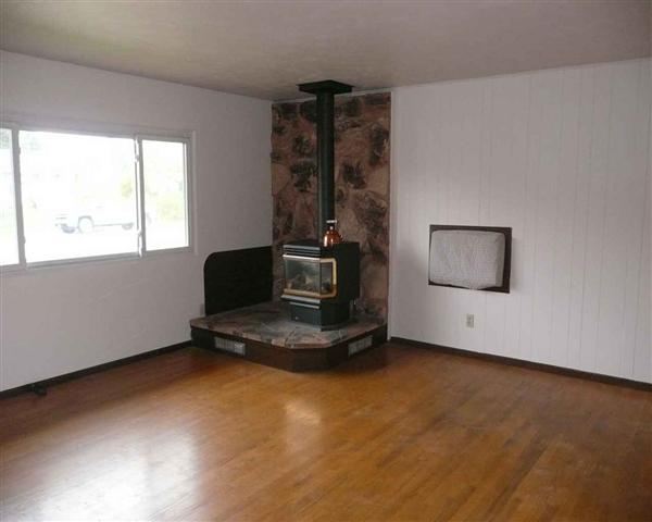 627 Villard St - Photo 6