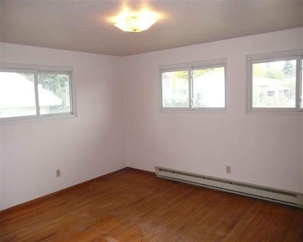 627 Villard St - Photo 7