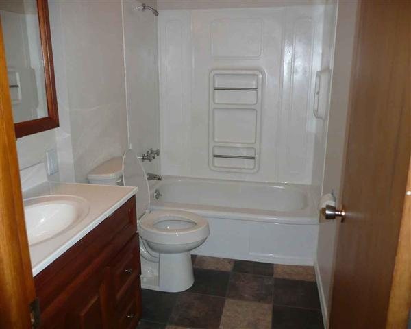 627 Villard St - Photo 8