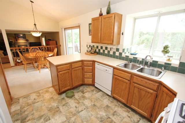 8812 N Oakland Rd - Photo 4