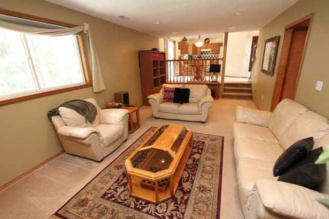 8812 N Oakland Rd - Photo 5