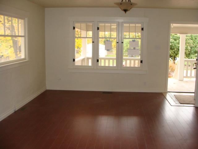 10816 E 9th Ave - Photo 3