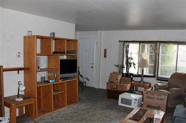 820 E Wellesley - Photo 3