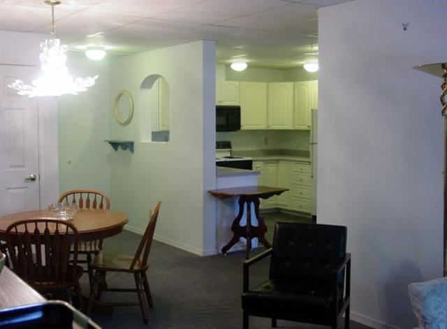 251 N Elm 2-B - Photo 3