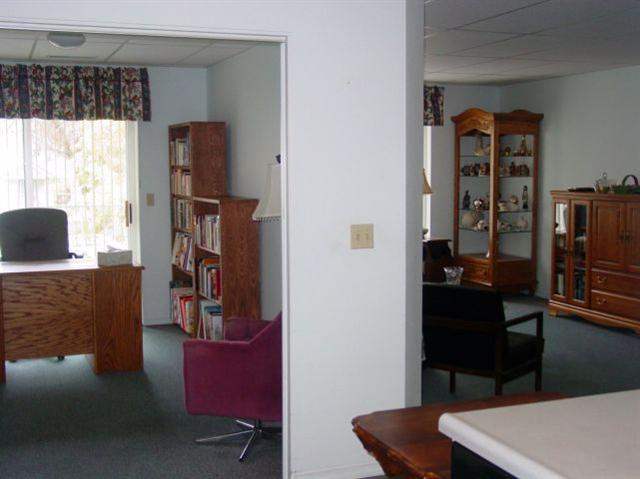 251 N Elm 2-B - Photo 5