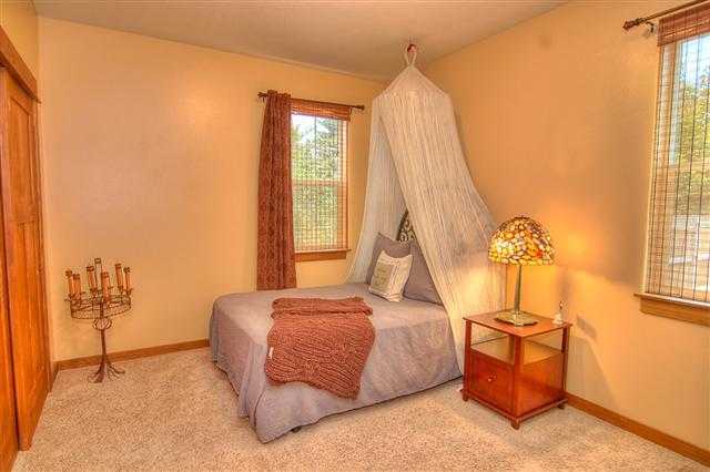 1436 E 4th St - Photo 14