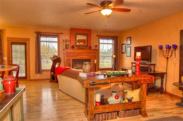 1436 E 4th St - Photo 5