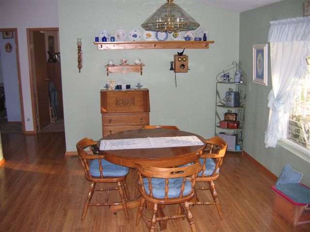 248 Eagle Dr - Photo 4