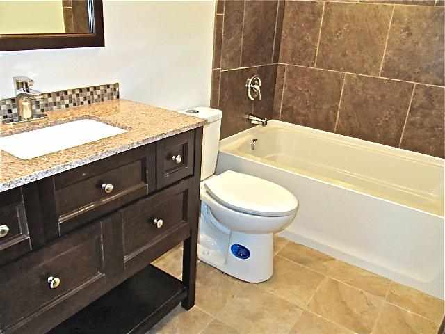 2806 N Locust - Photo 4