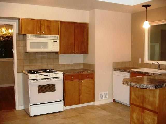 1118 E 54TH Ave - Photo 3