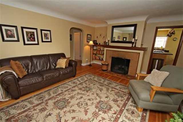 1115 E 28th - Photo 3