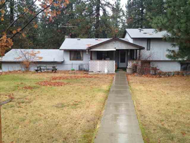 3605 E Center Rd - Photo 1