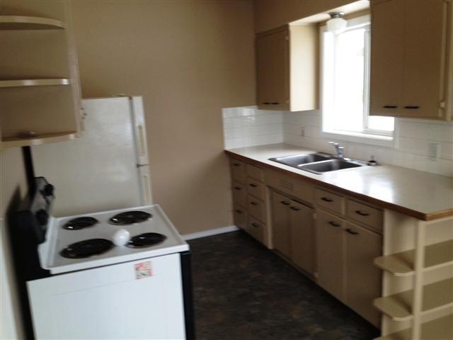 4004 N Maple St - Photo 3