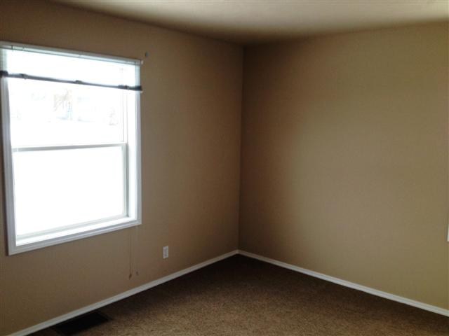 4004 N Maple St - Photo 8