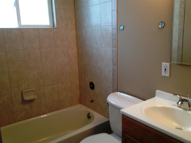 4004 N Maple St - Photo 9