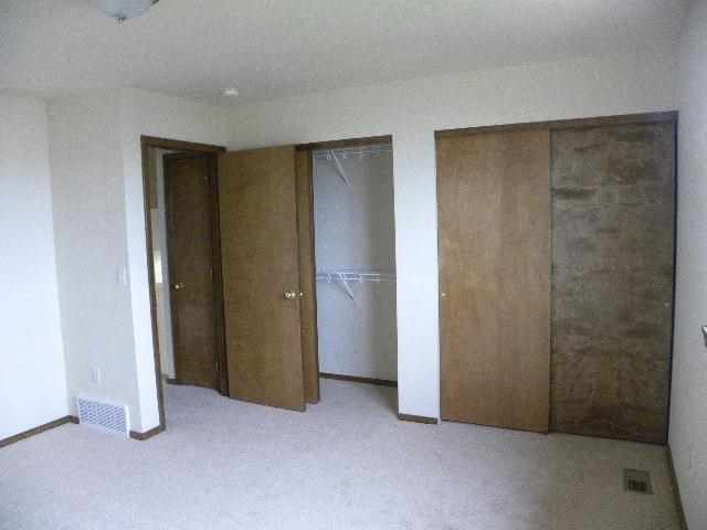 1101 N Wilcox St - Photo 4