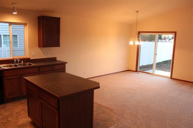 8807 N Elm St - Photo 4