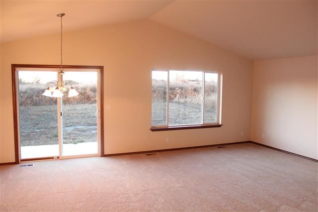 8807 N Elm St - Photo 5
