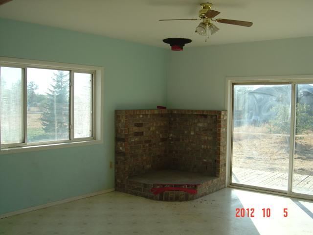 455 NE Adams - Photo 5