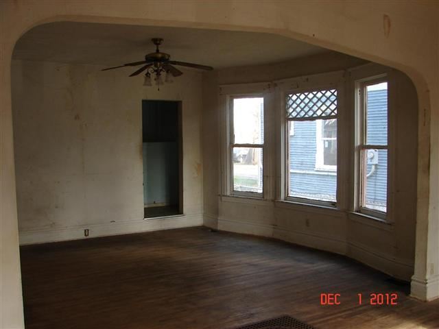 714 W Spofford Ave - Photo 4