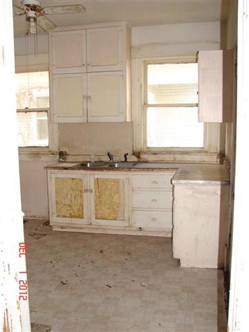 714 W Spofford Ave - Photo 6