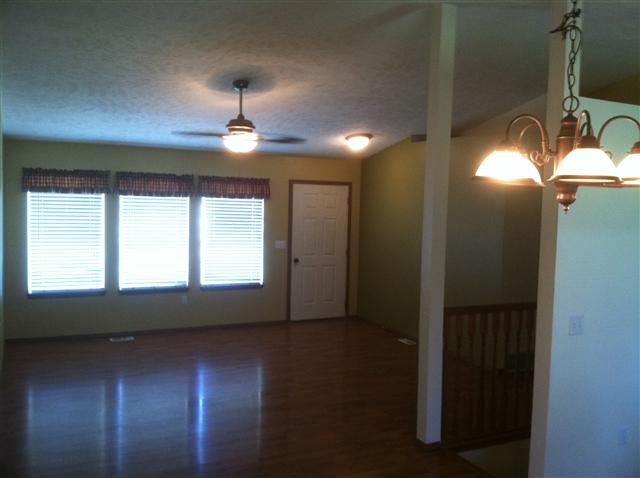 15214 E 6th St - Photo 4