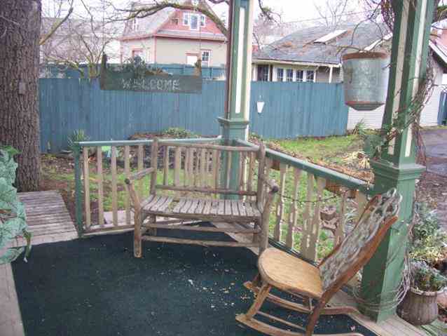 1017 E Mission Ave - Photo 13